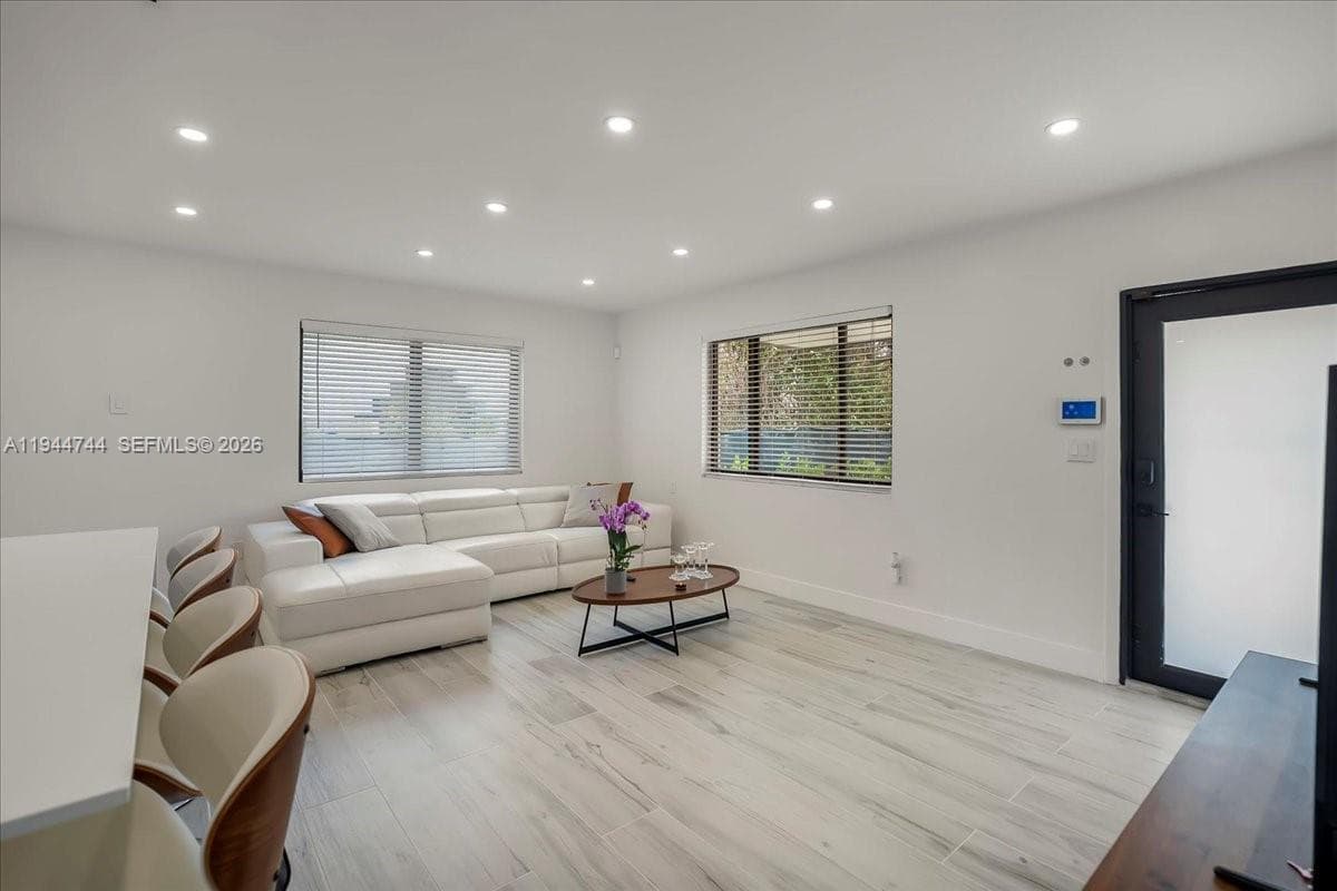 70 NW 47th Ter, Miami, FL 33127 — zdjęcie 5