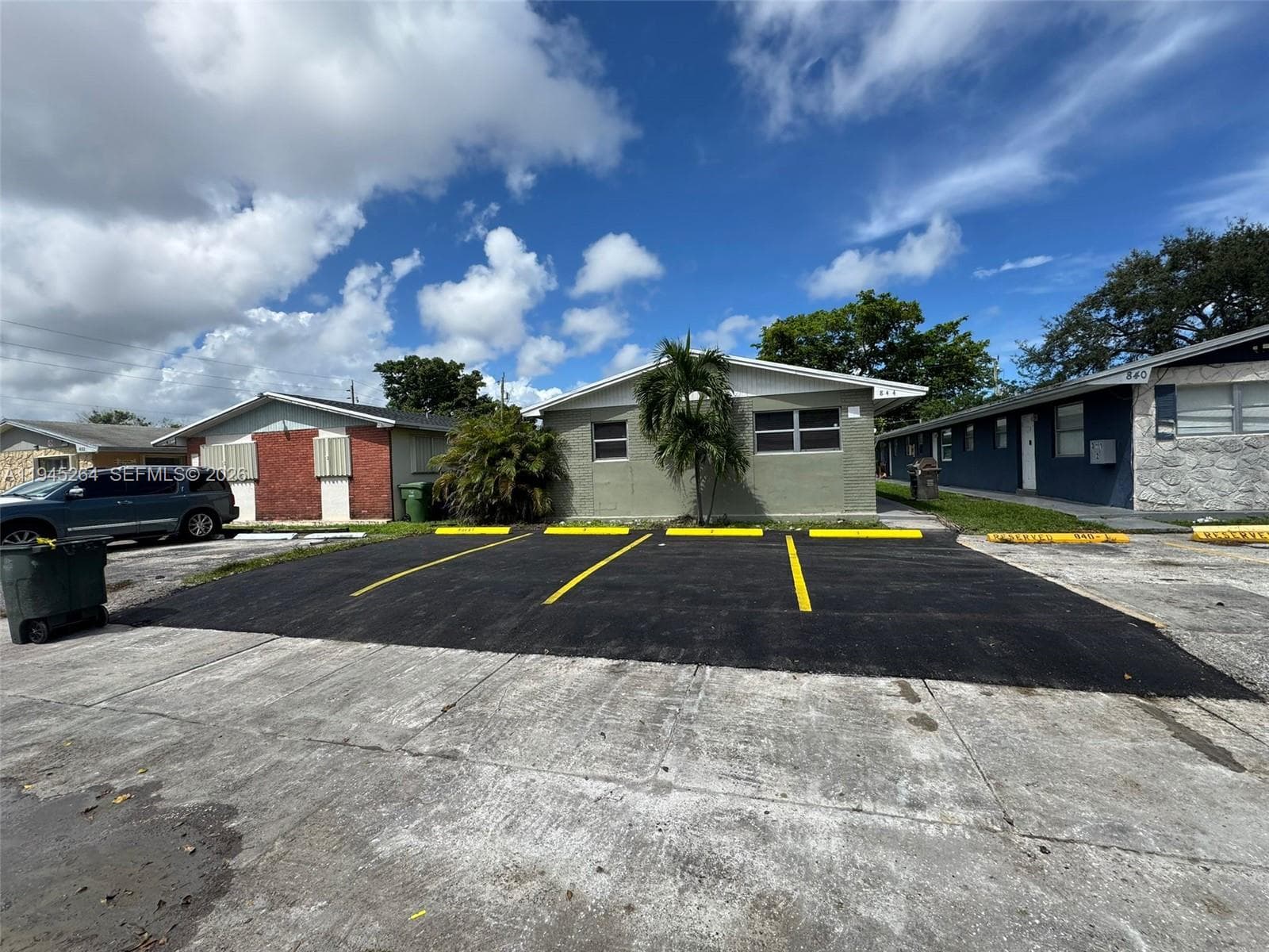 844 SW 10th St, Hallandale Beach, FL 33009 — zdjęcie 3