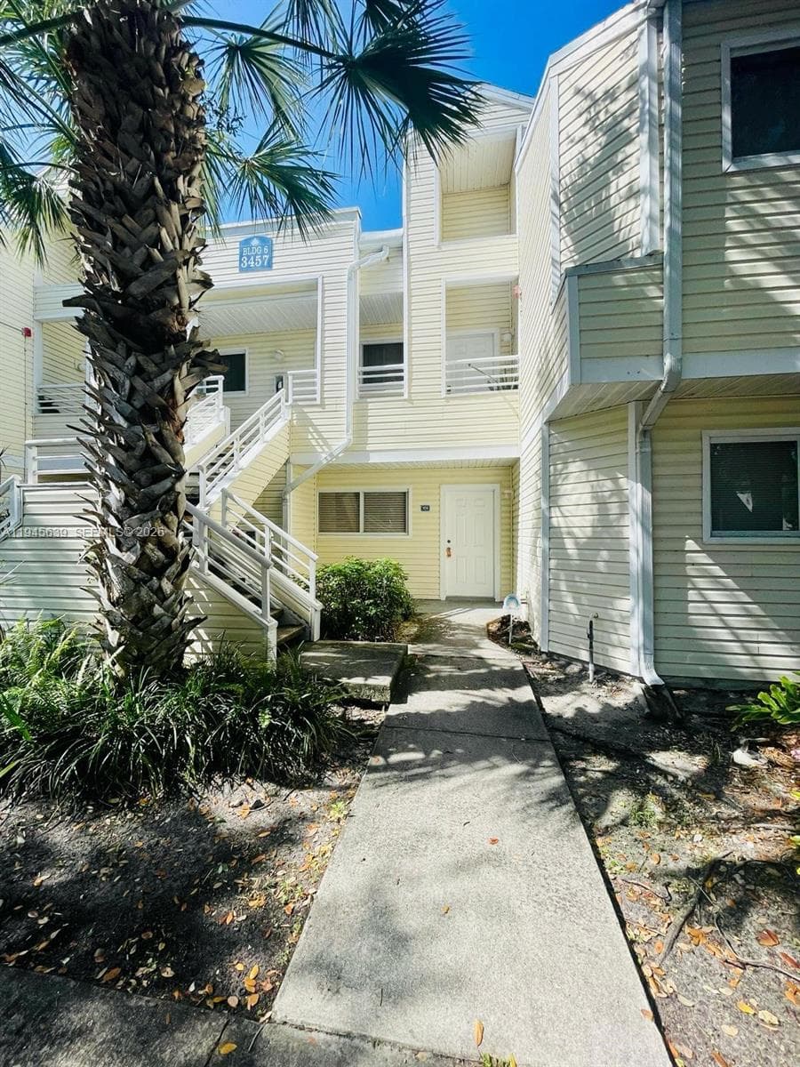 3457 NW 44th St # 104, Oakland Park, FL 33309