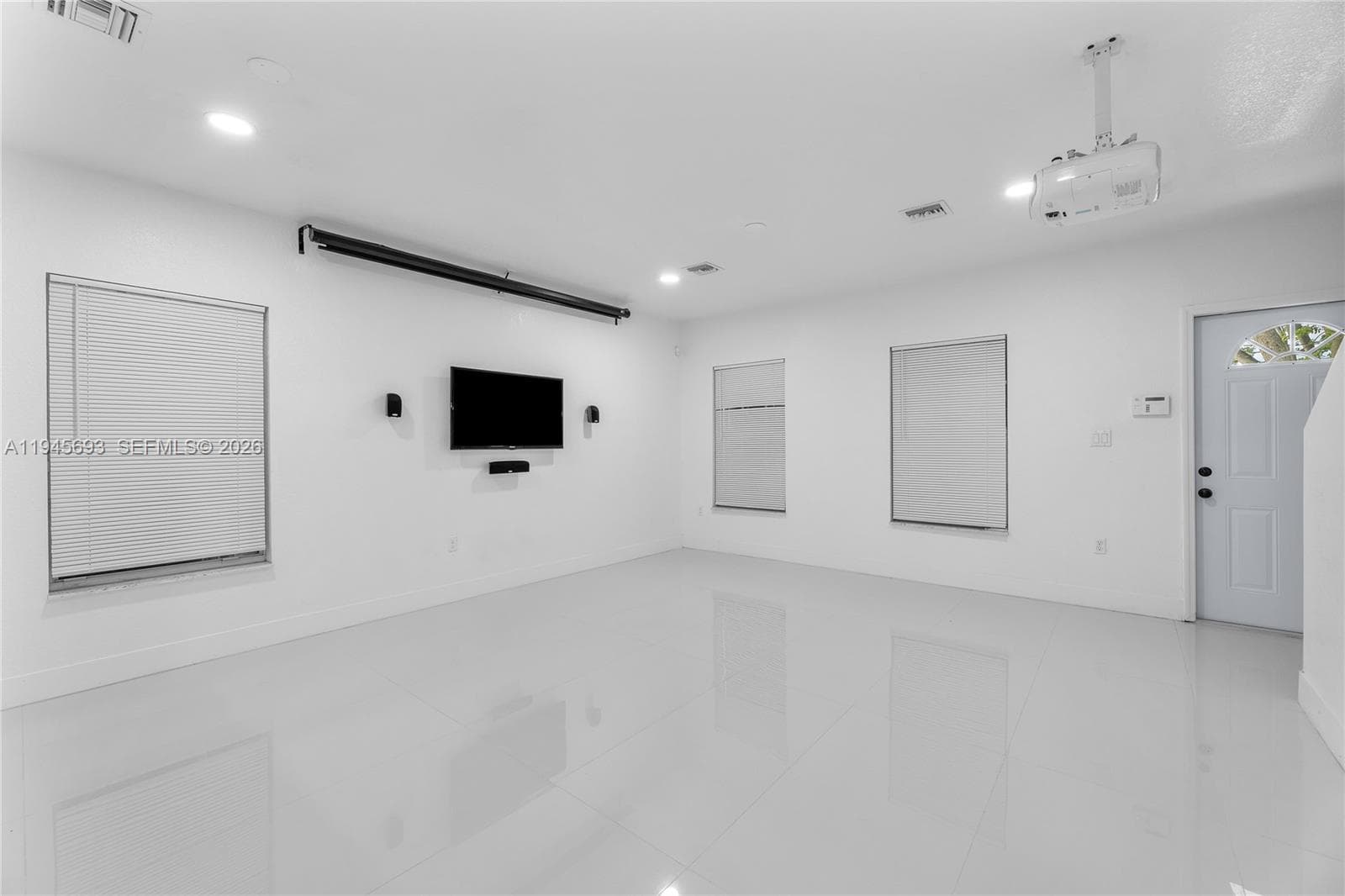 1541 NW 1st Ct, Miami, FL 33136 — zdjęcie 2