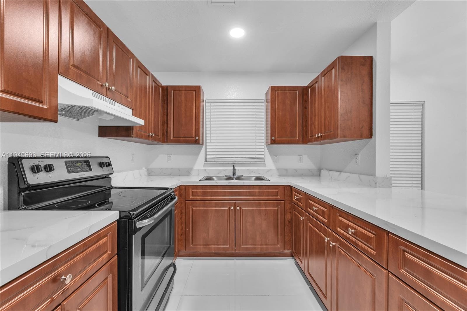1541 NW 1st Ct, Miami, FL 33136 — zdjęcie 3