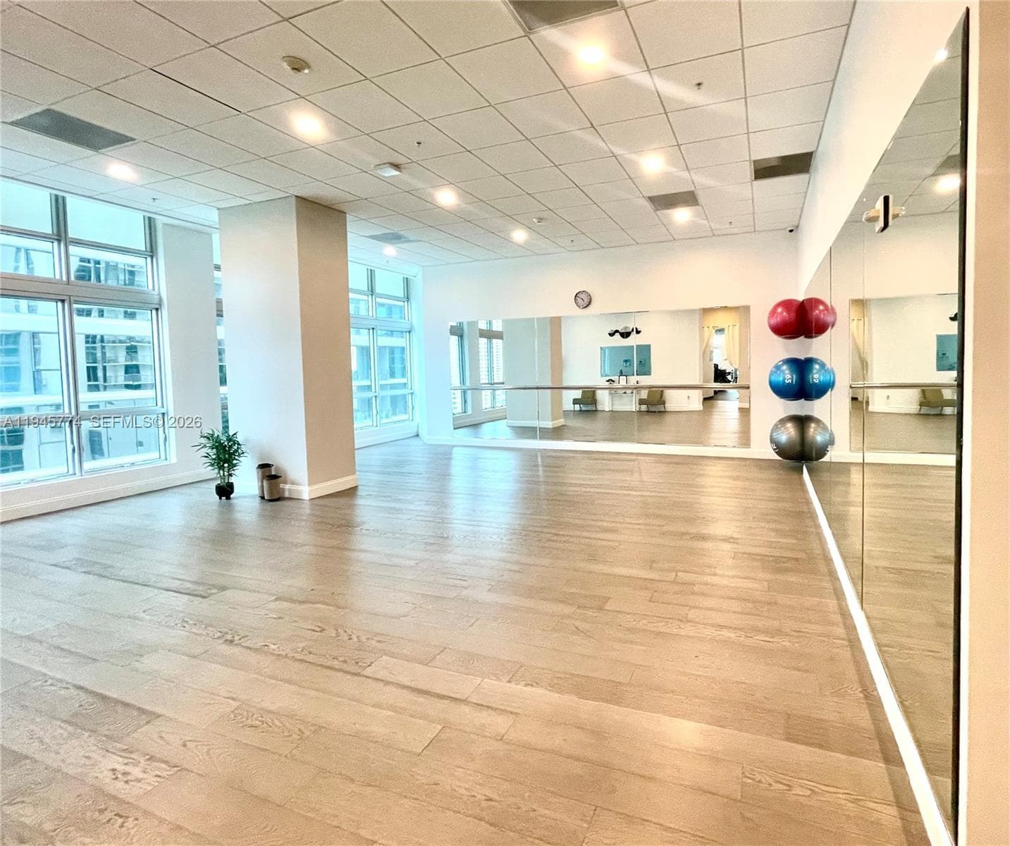 300 S Biscayne Blvd # T-1803, Miami, FL 33131 — zdjęcie 2