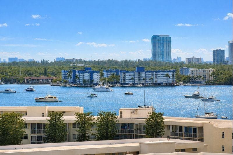 18031 Biscayne Boulevard # 1104, Aventura, FL 33160