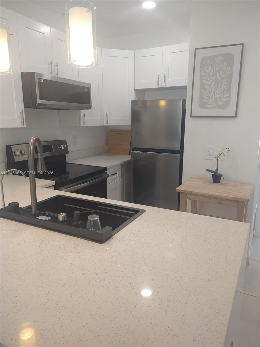 600 Layne Blvd # 122, Hallandale Beach, FL 33009