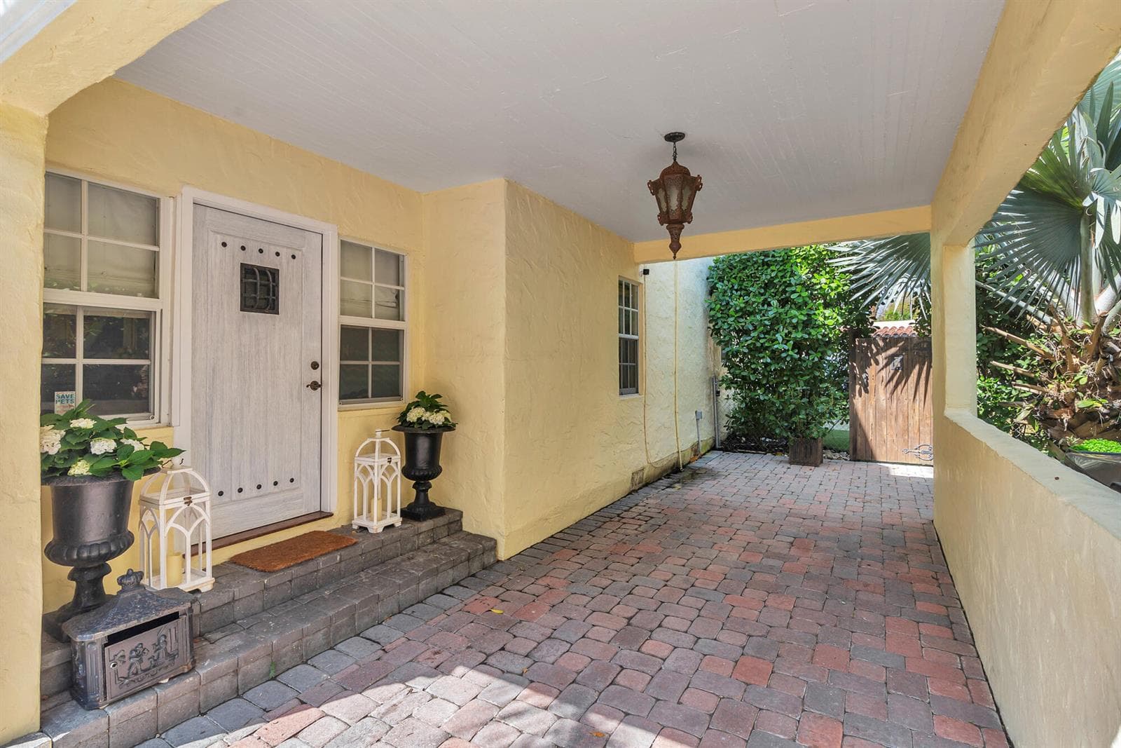 3213 Vincent Road, West Palm Beach, FL 33405 — zdjęcie 2