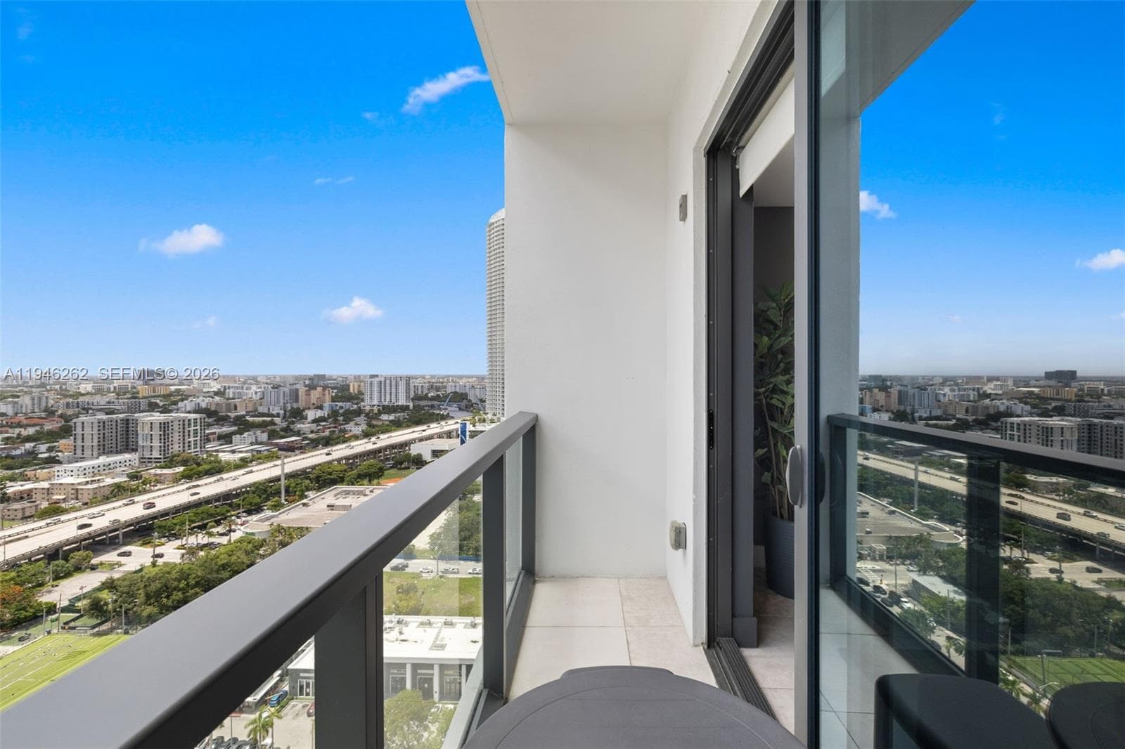 239 SW 9th St # 2303, Miami, FL 33130 — zdjęcie 5