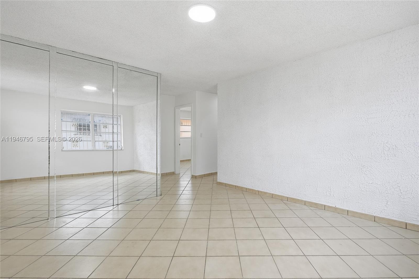 836 W 37th St, Hialeah, FL 33012 — zdjęcie 4