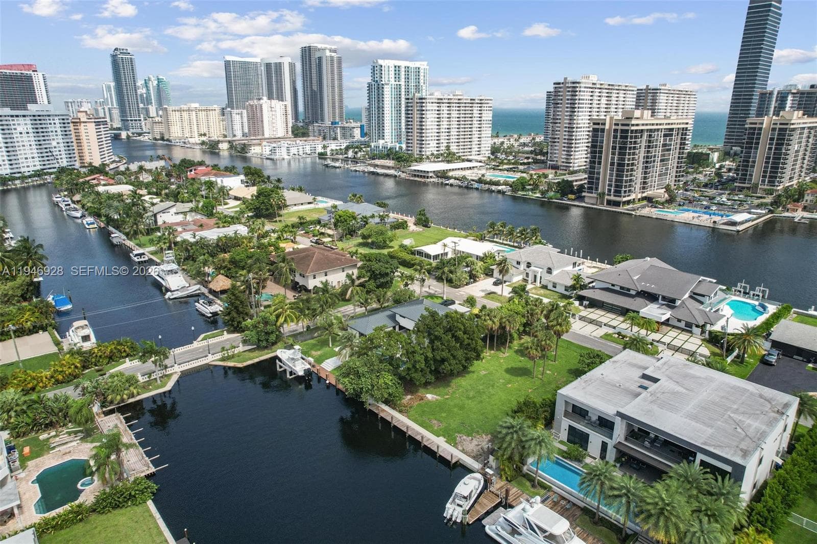 606 Palm Dr, Hallandale Beach, FL 33009 — zdjęcie 5