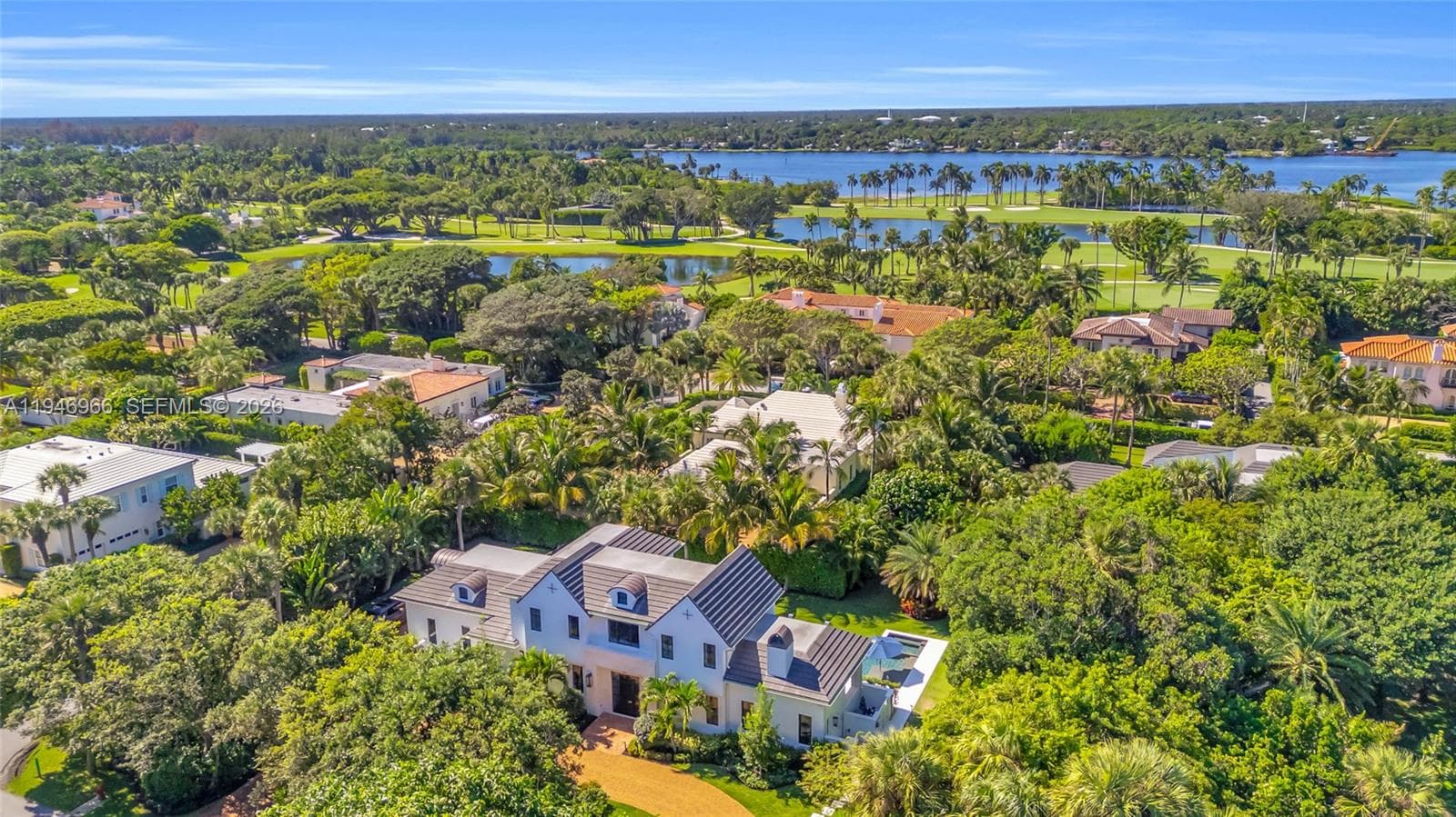 44 S Beach Rd, Hobe Sound, FL 33455