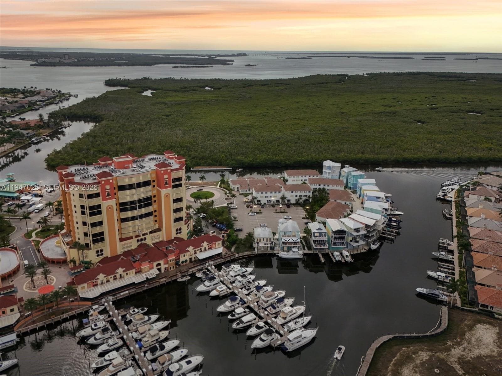 5781 CAPE HARBOUR DR # 903, Cape Coral, FL 33914 — zdjęcie 2