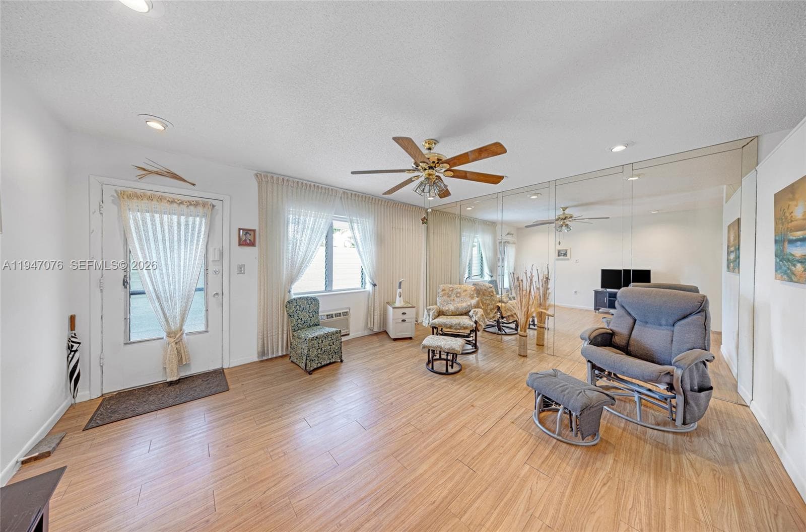 15600 NE 6th Ave # 28D, Miami, FL 33162