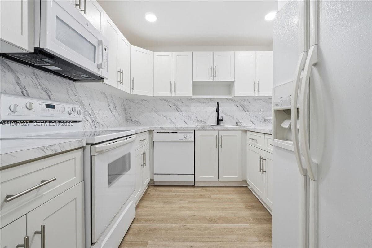 6960 Miami Gardens Dr # 2-124, Hialeah, FL 33015 — zdjęcie 4