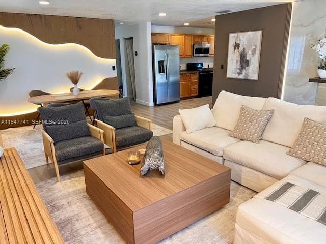601 NW 10th St, Hallandale Beach, FL 33009