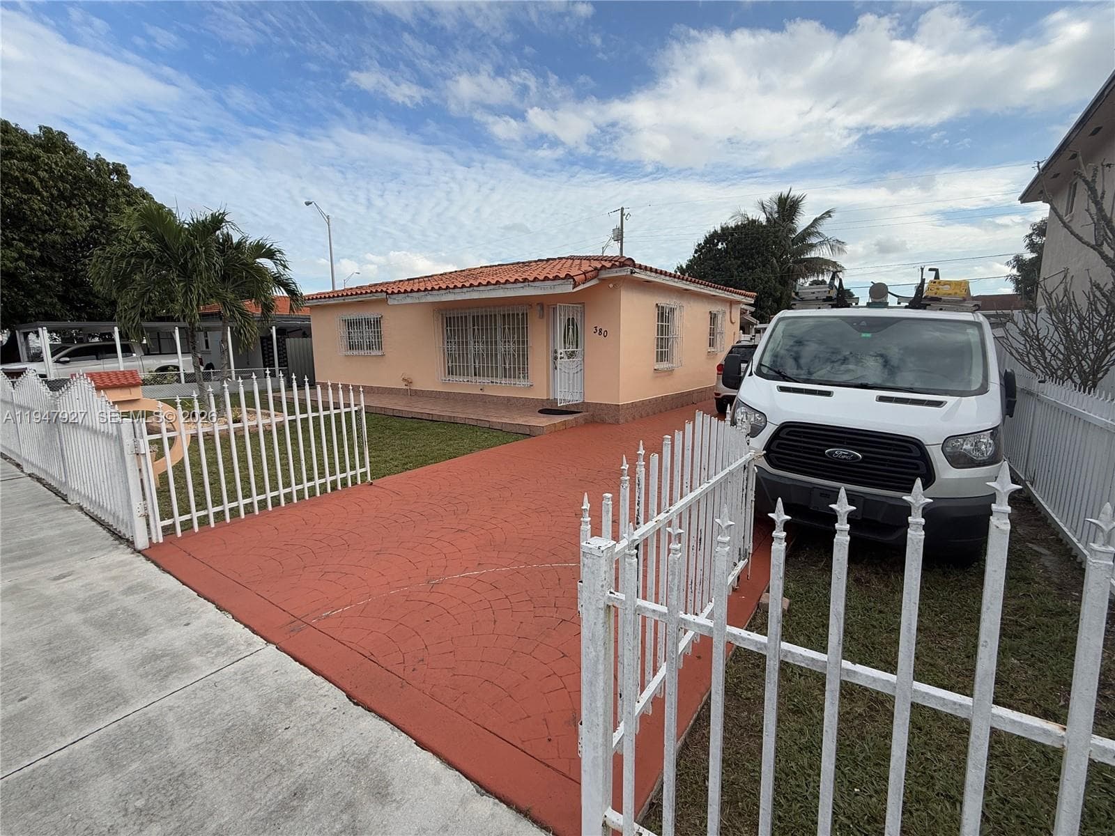 380 W 41st St, Hialeah, FL 33012 — zdjęcie 2