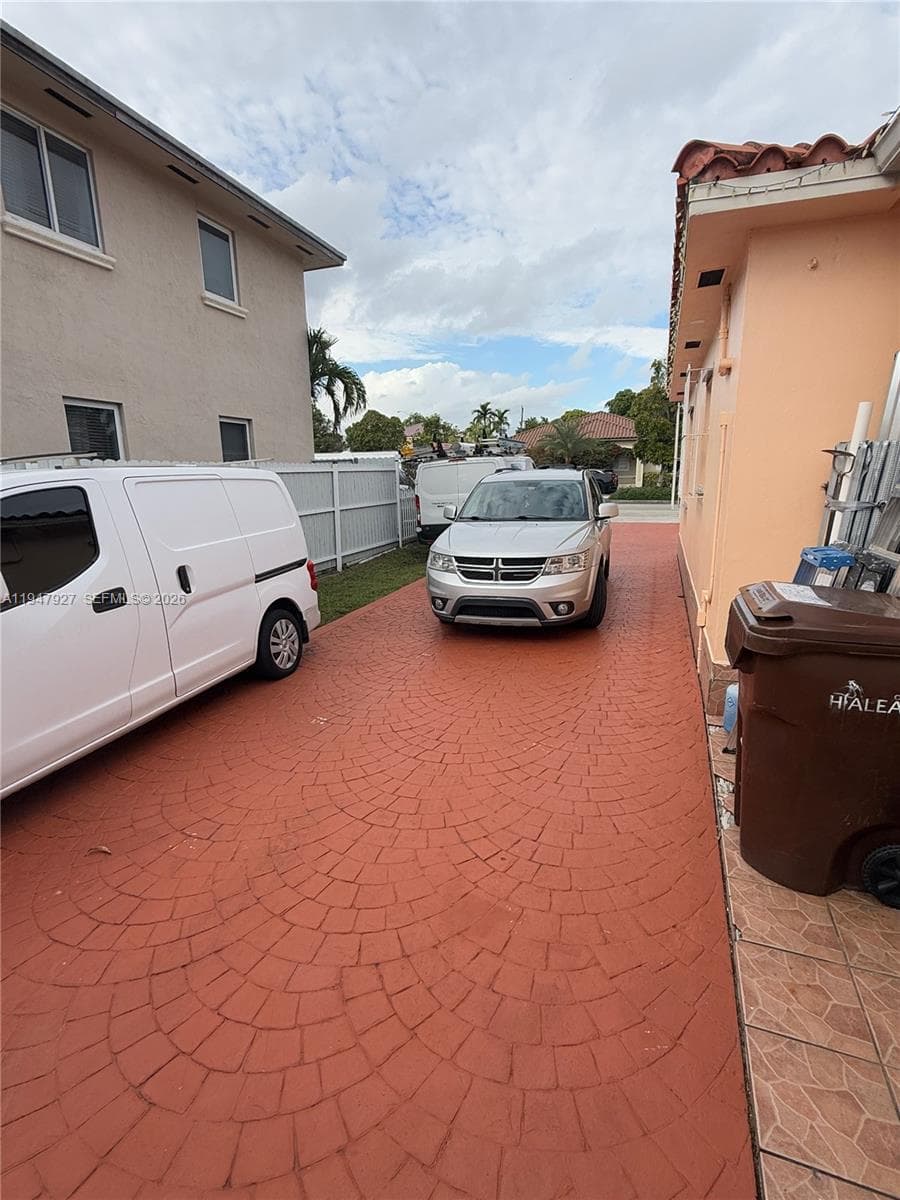 380 W 41st St, Hialeah, FL 33012 — zdjęcie 4