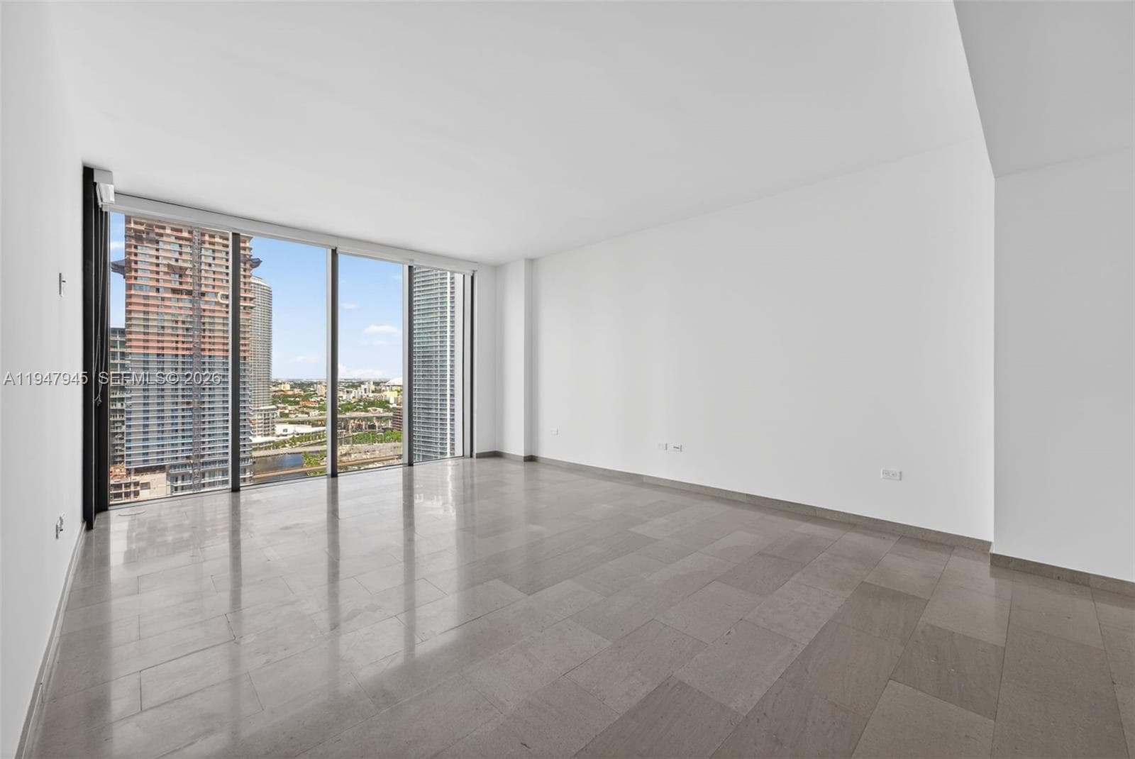 68 SE 6th St # 2110, Miami, FL 33131 — zdjęcie 2