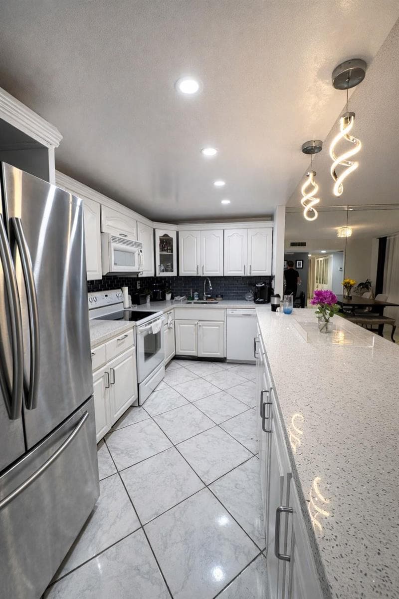 20441 NE 30th Avenue # 218-9, Miami, FL 33180 — zdjęcie 5