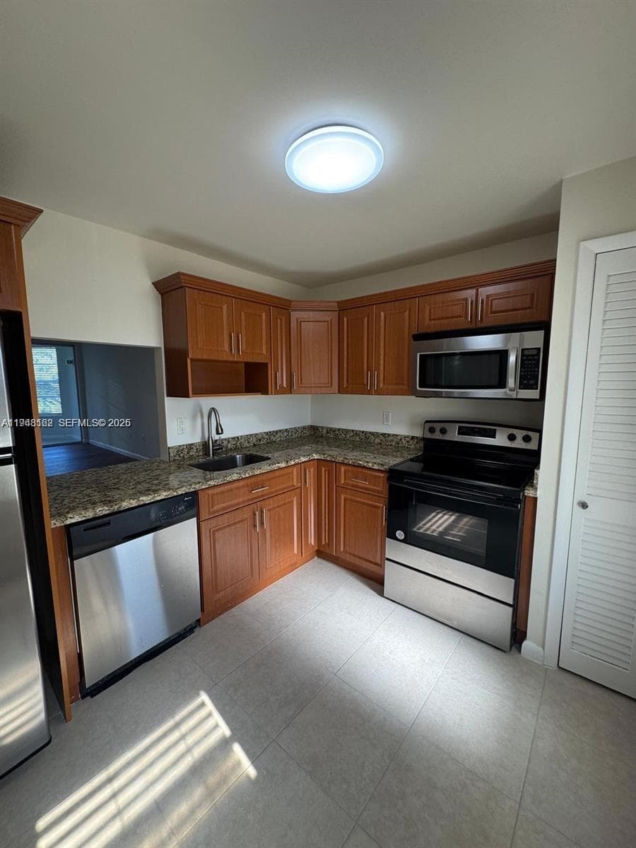 1201 NE 191st St # G313, Miami, FL 33179 — zdjęcie 3