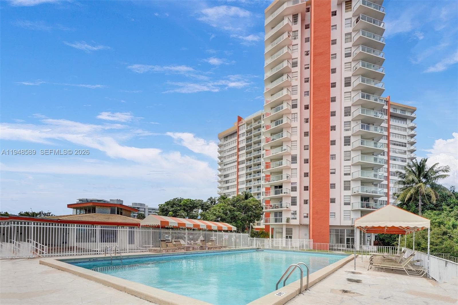 1301 NE Miami Gardens Dr # 501W, Miami, FL 33179 — zdjęcie 2