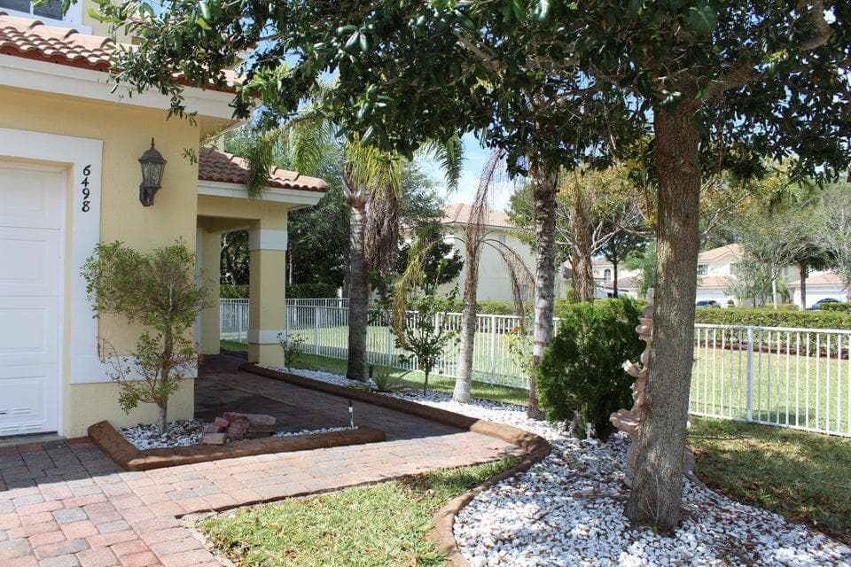6498 Adriatic Way, West Palm Beach, FL 33413 — zdjęcie 2