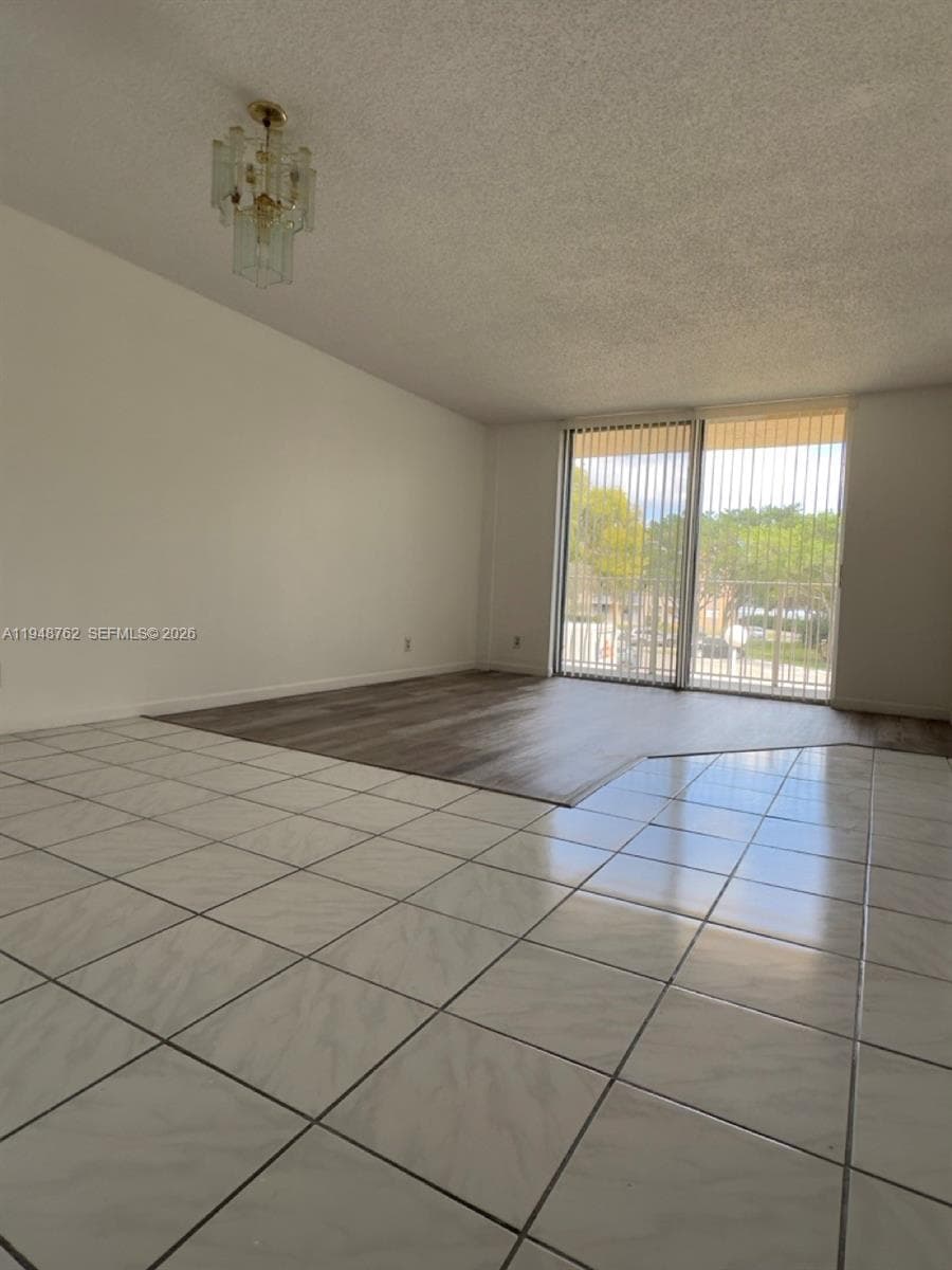 500 Executive Center Dr # 2N, West Palm Beach, FL 33401 — zdjęcie 3
