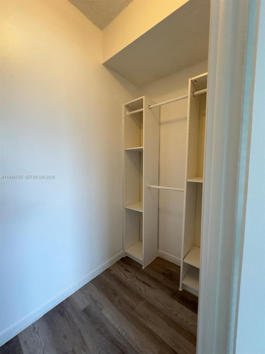 500 Executive Center Dr # 2N, West Palm Beach, FL 33401 — zdjęcie 5