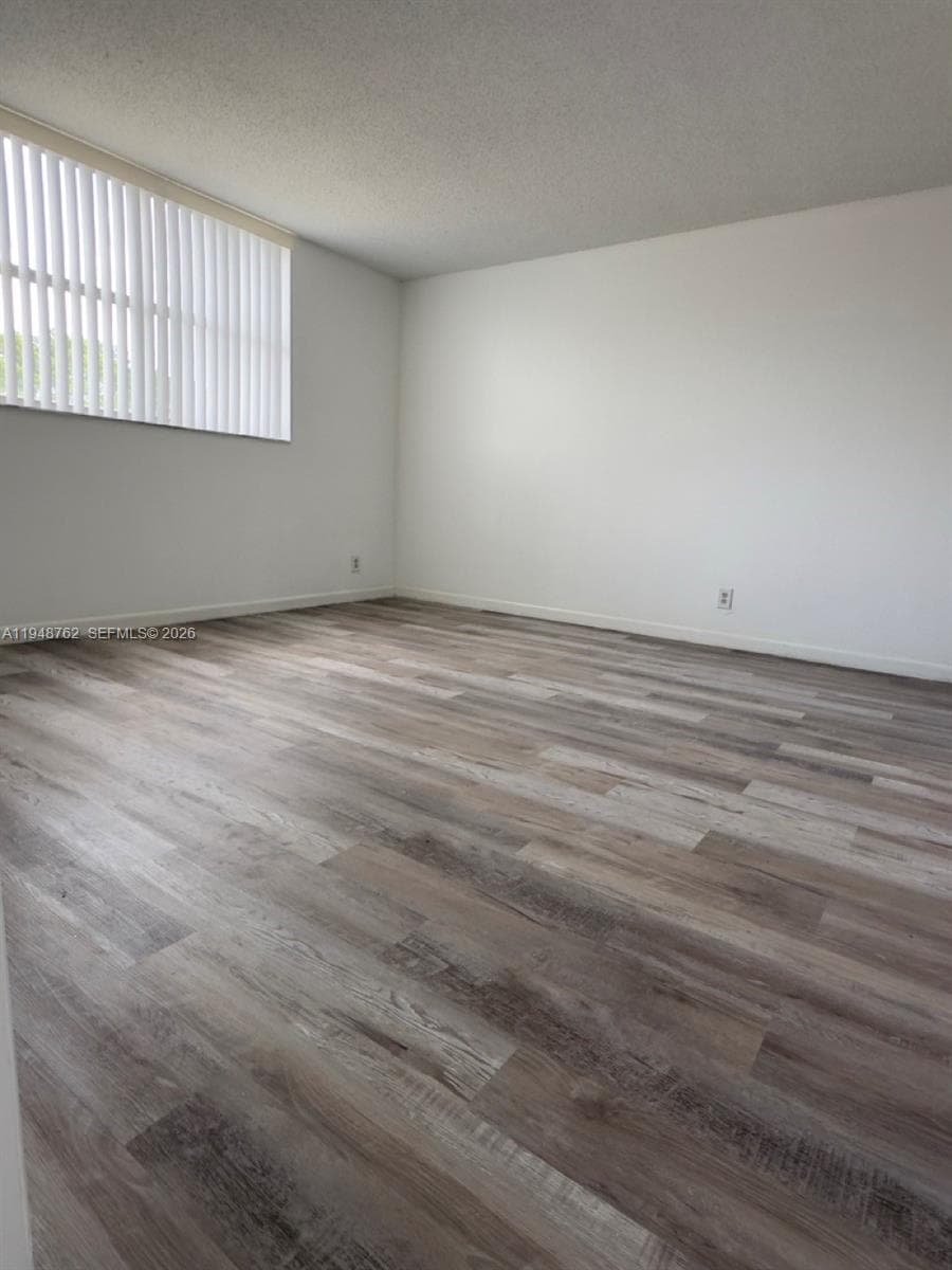 500 Executive Center Dr # 2N, West Palm Beach, FL 33401 — zdjęcie 4
