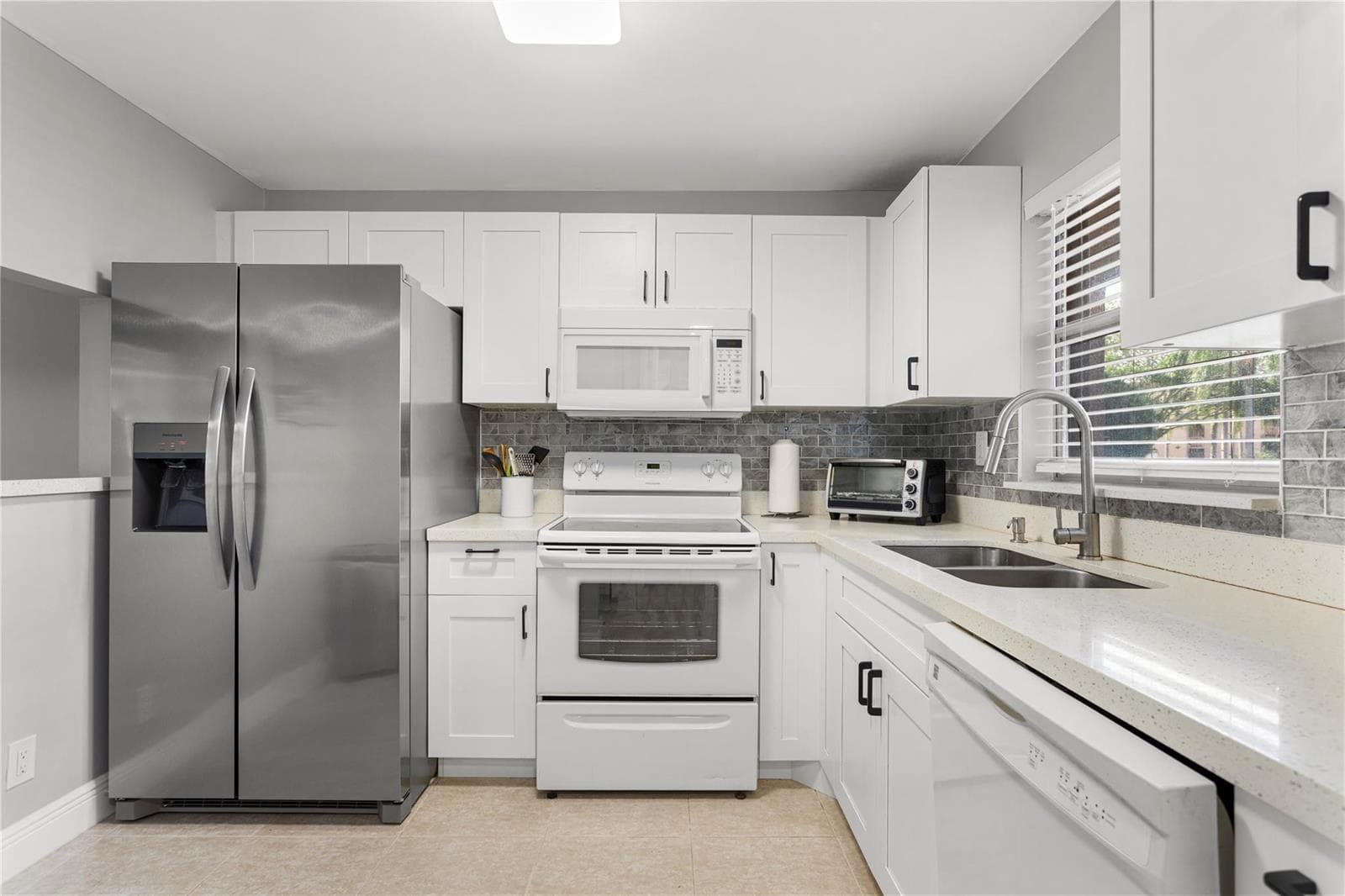 9700 Sunrise Lakes Boulevard # 101, Sunrise, FL 33322 — zdjęcie 3