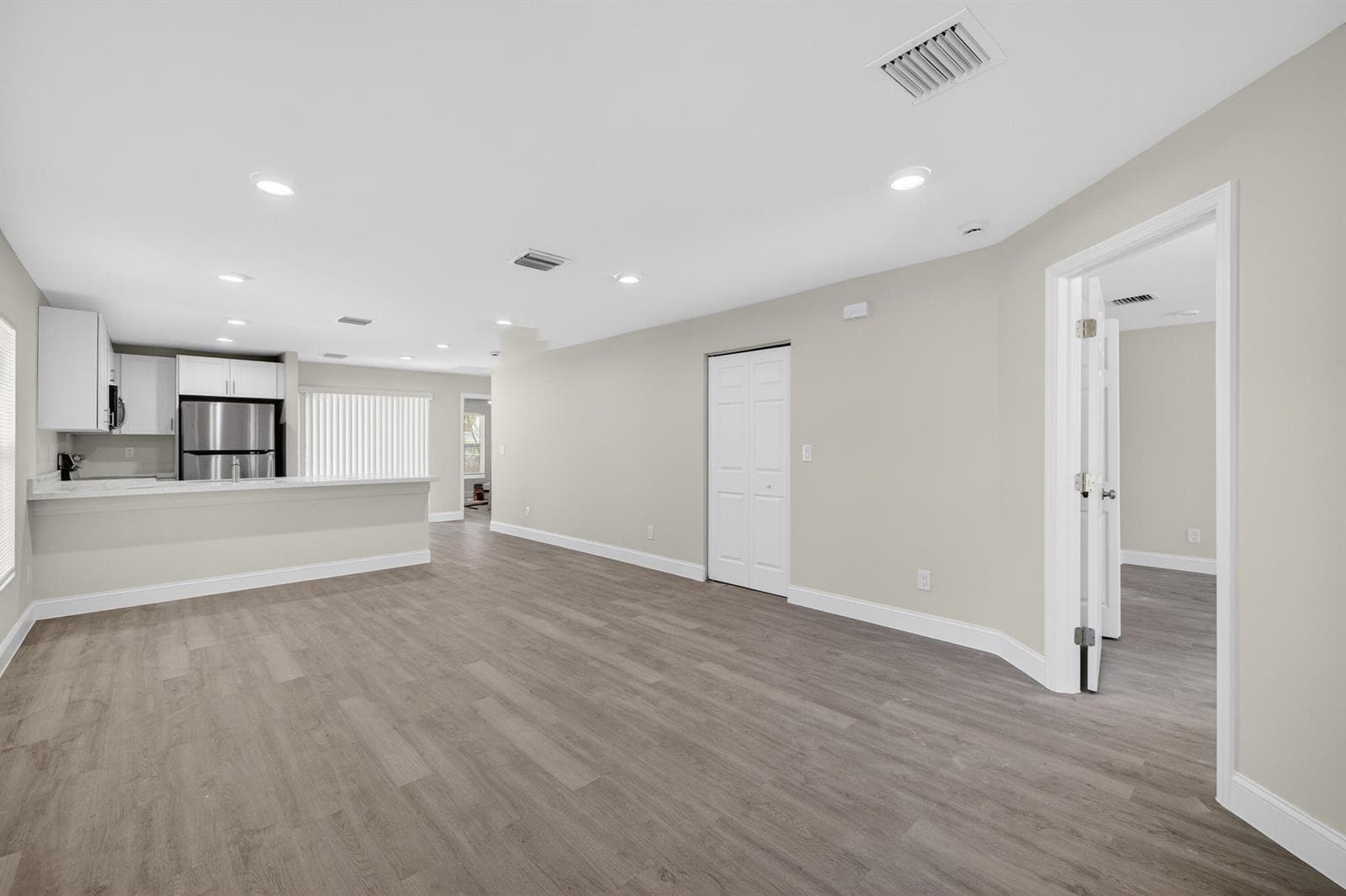 706 Dundas Court, Fort Pierce, FL 34950 — zdjęcie 4