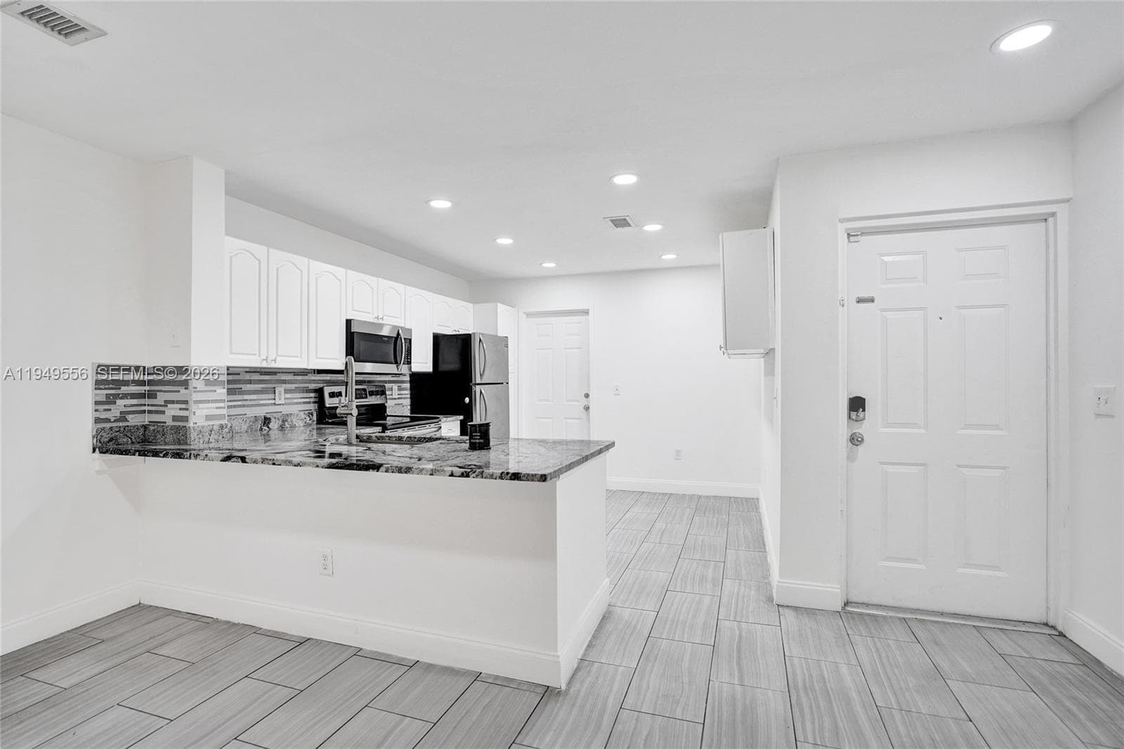 4183 Crystal Lake Dr, Deerfield Beach, FL 33064 — zdjęcie 5