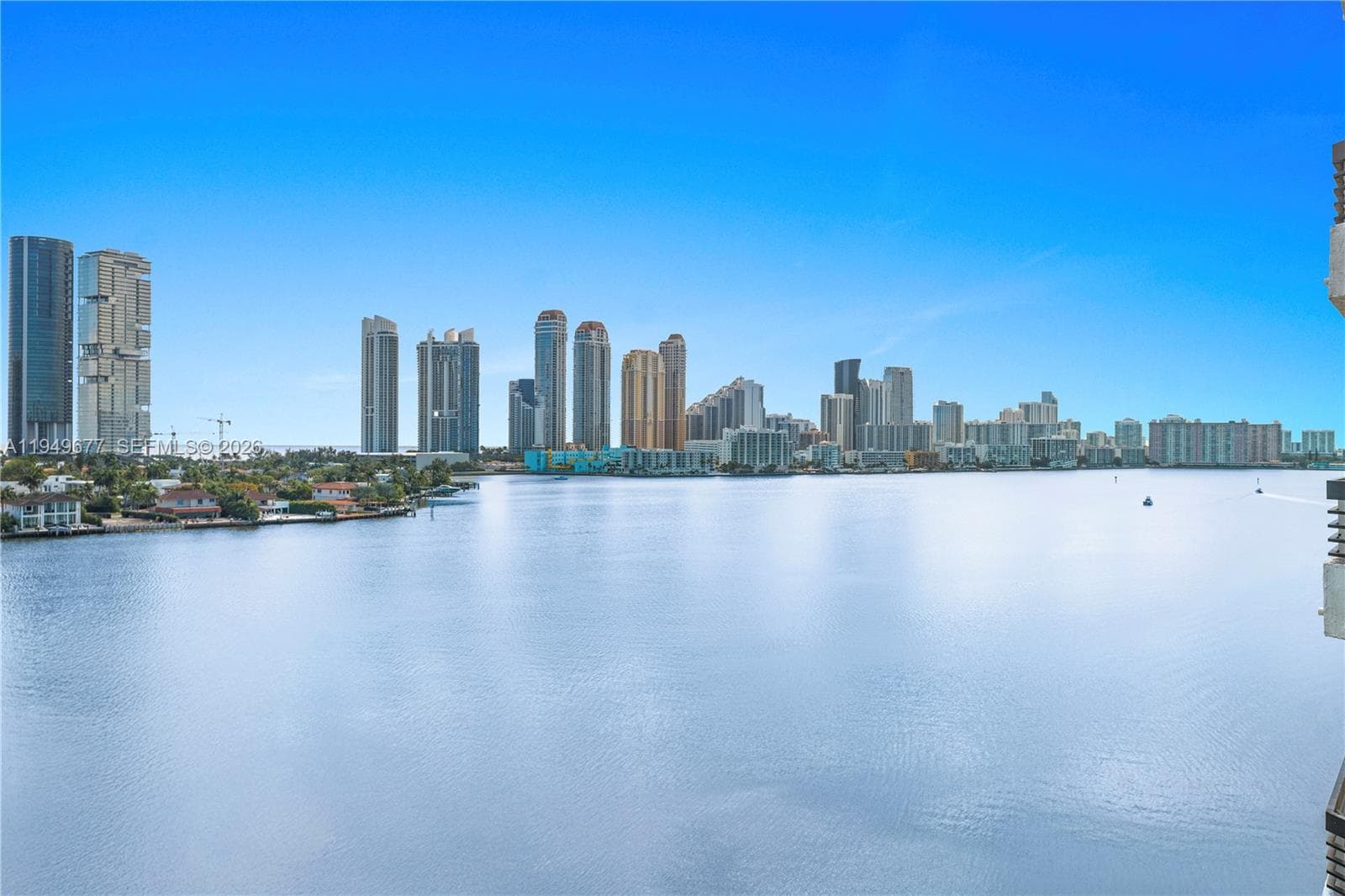 3600 Mystic Pointe Dr # 1017, Aventura, FL 33180
