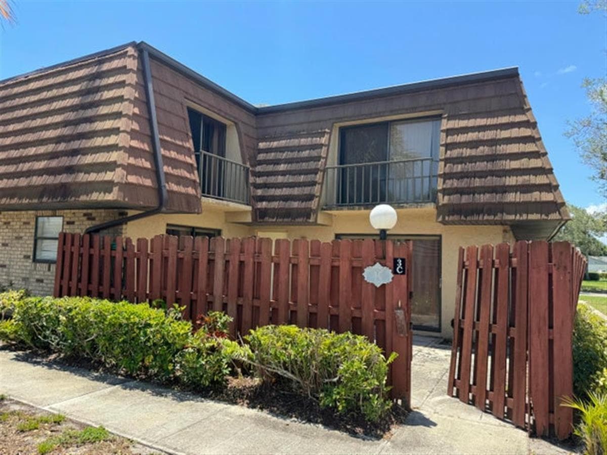 1402 Nebraska Avenue # 3, Fort Pierce, FL 34950 — zdjęcie 2