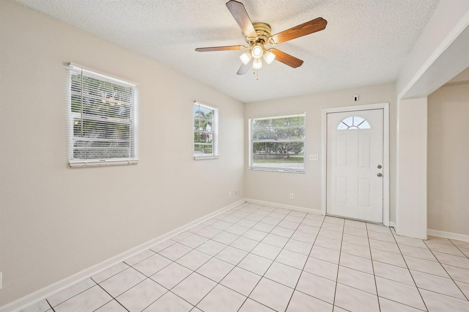 5618 Cinnamon Drive, West Palm Beach, FL 33415 — zdjęcie 2
