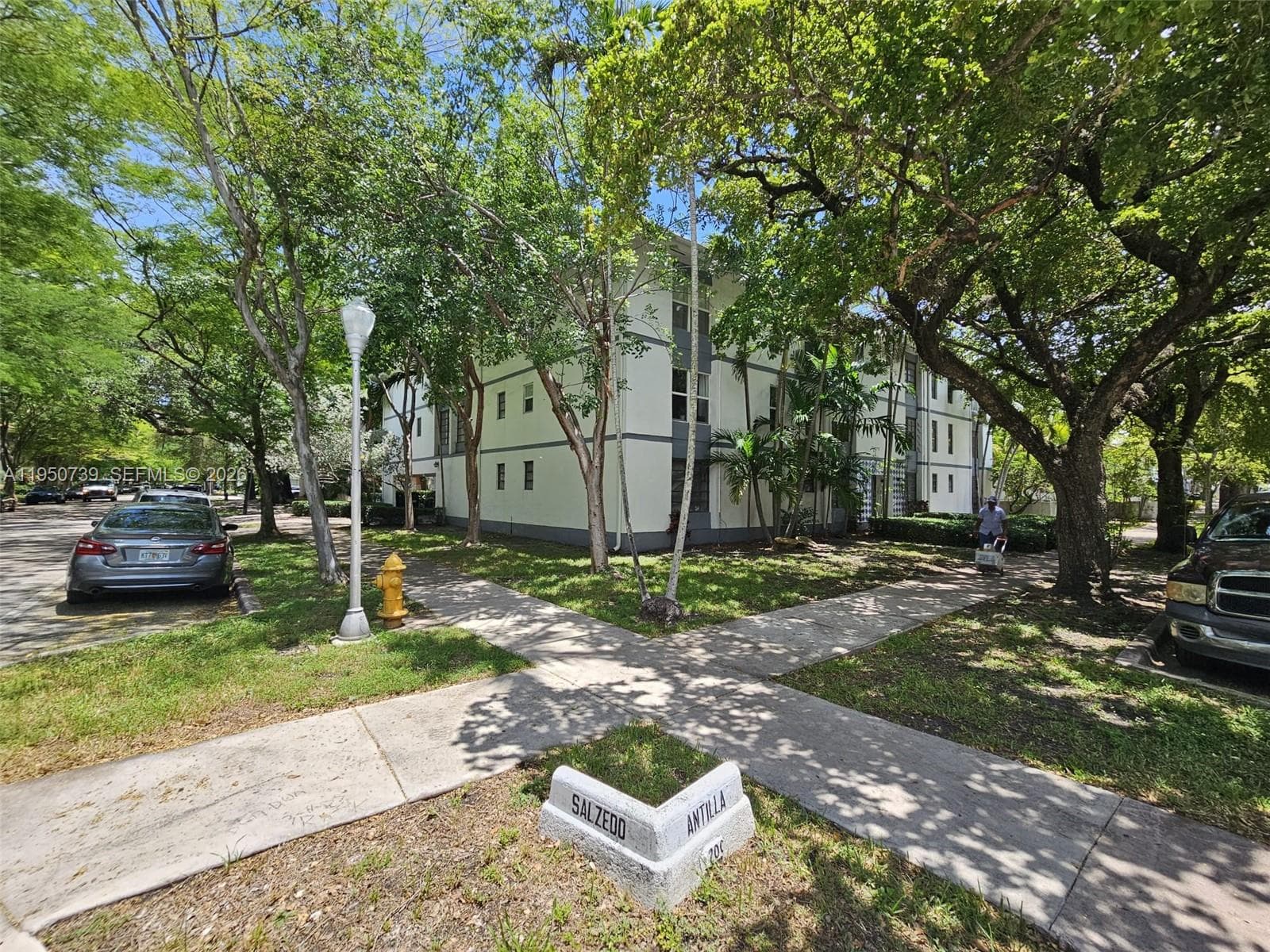 235 Antilla Ave # 4, Coral Gables, FL 33134 — zdjęcie 2