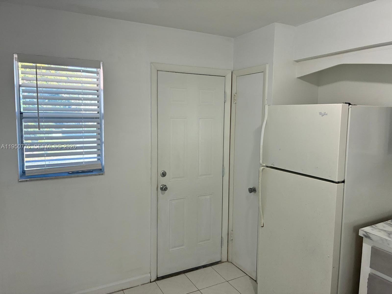 1450 NE 191st St # 205, Miami, FL 33179 — zdjęcie 2