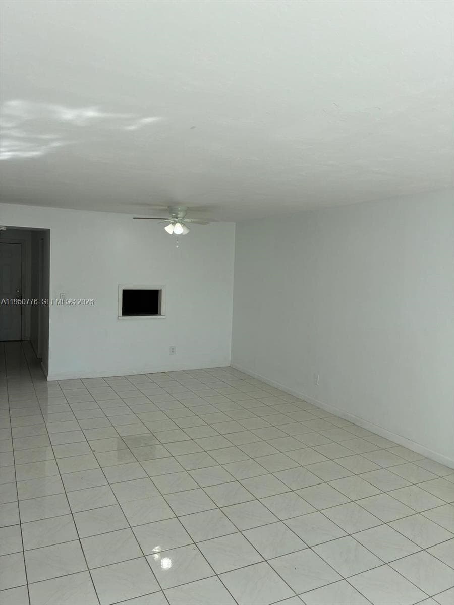 1450 NE 191st St # 205, Miami, FL 33179 — zdjęcie 3