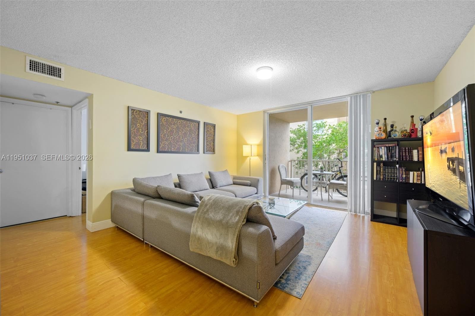 19555 E Country Club Dr # 8303, Aventura, FL 33180