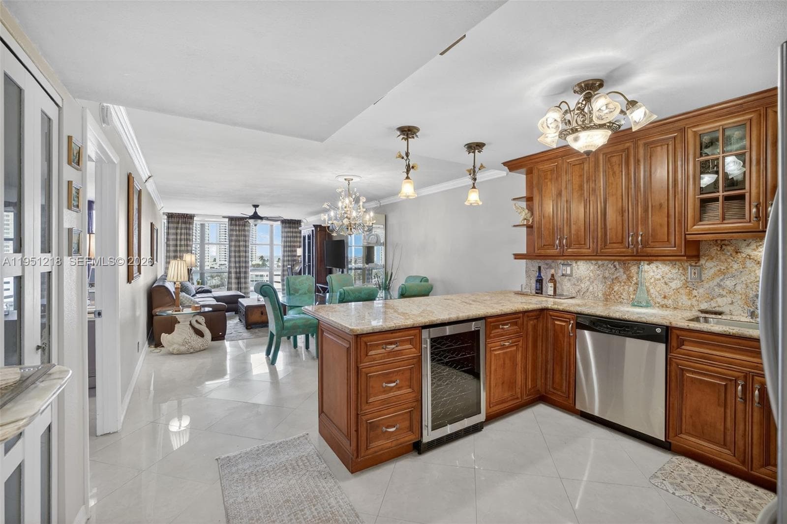 1000 Parkview Dr # 806, Hallandale Beach, FL 33009 — zdjęcie 4