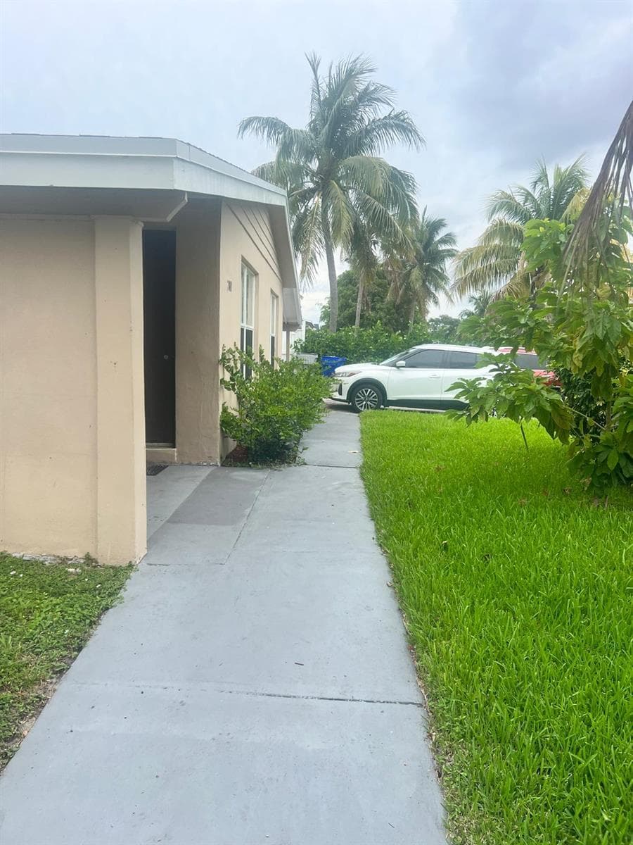 2001 NE 2nd Terrace, Pompano Beach, FL 33060 — zdjęcie 3