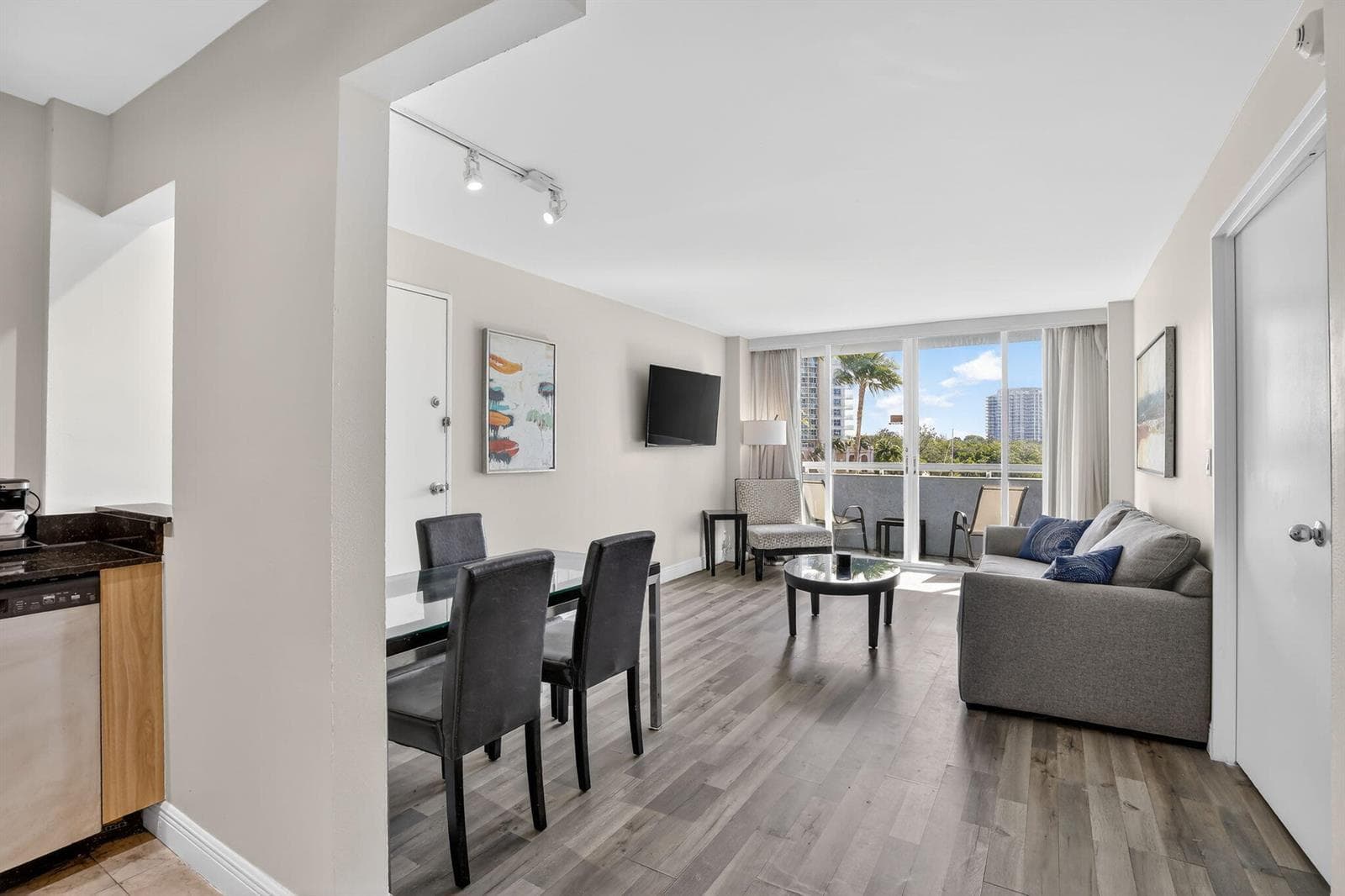 2670 E Sunrise Boulevard # 320, Fort Lauderdale, FL 33304 — zdjęcie 2