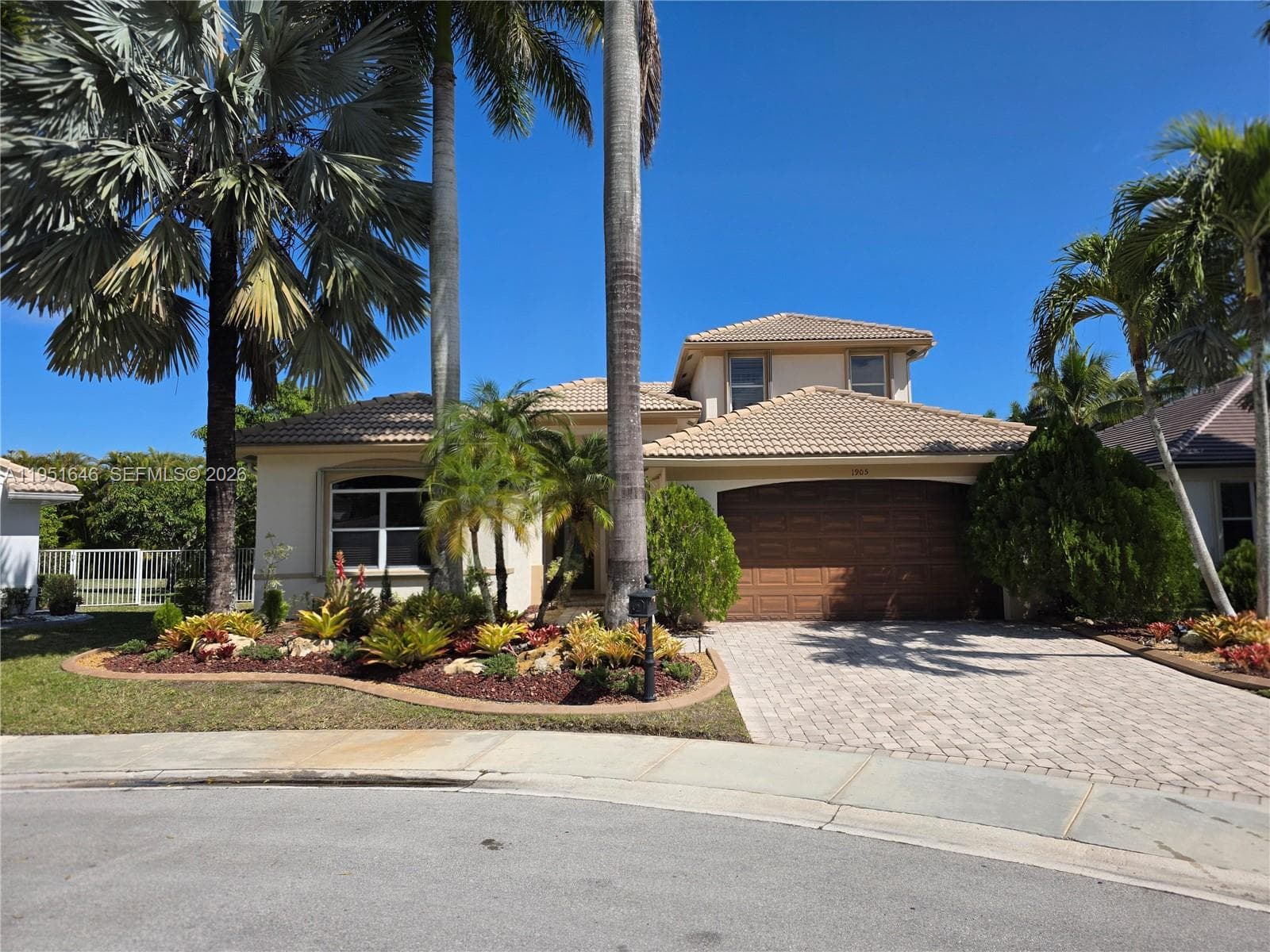 1905 Harbor View Cir, Weston, FL 33327