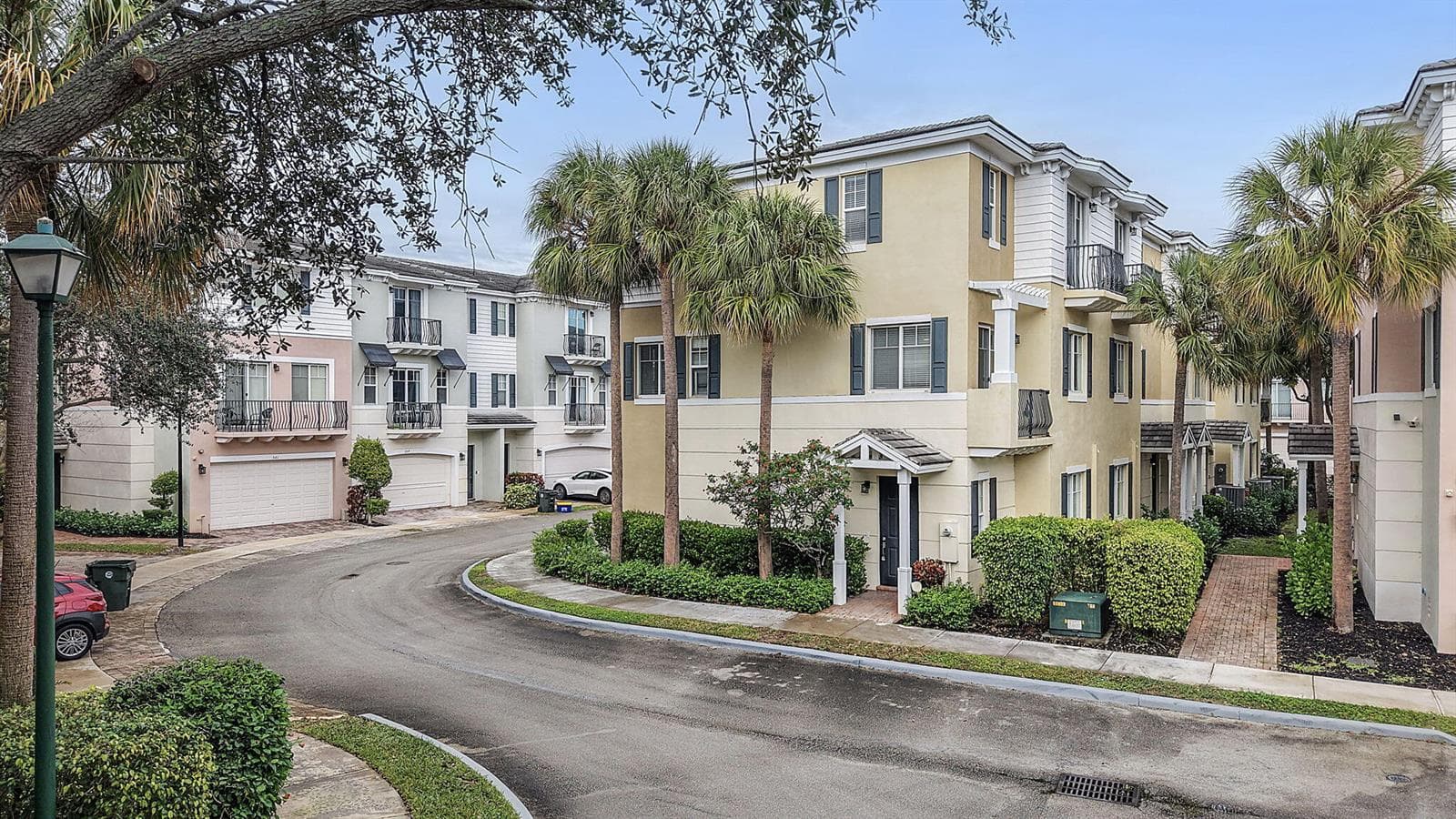 560 NW 39th Circle # 560, Boca Raton, FL 33431