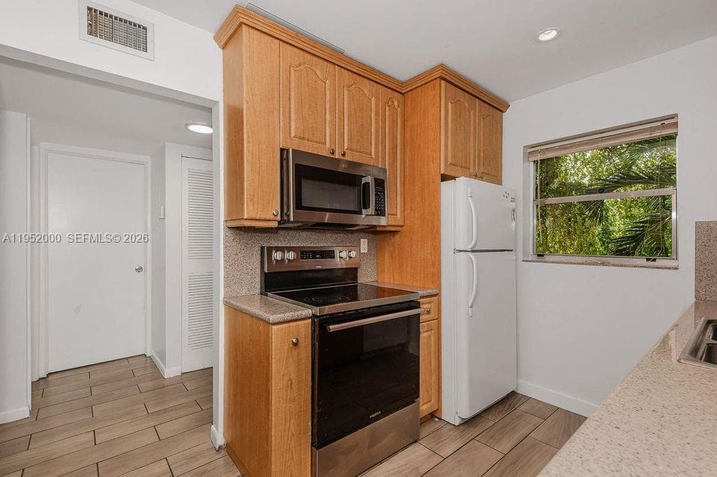 4111 Stirling Rd # 308, Dania Beach, FL 33314 — zdjęcie 3