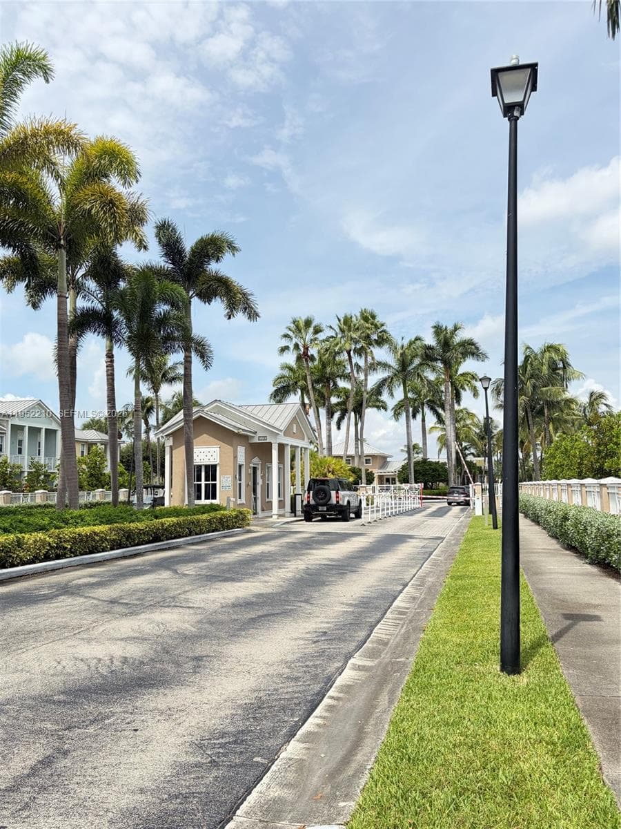 10780 NW 74th Ln, Doral, FL 33178 — zdjęcie 3