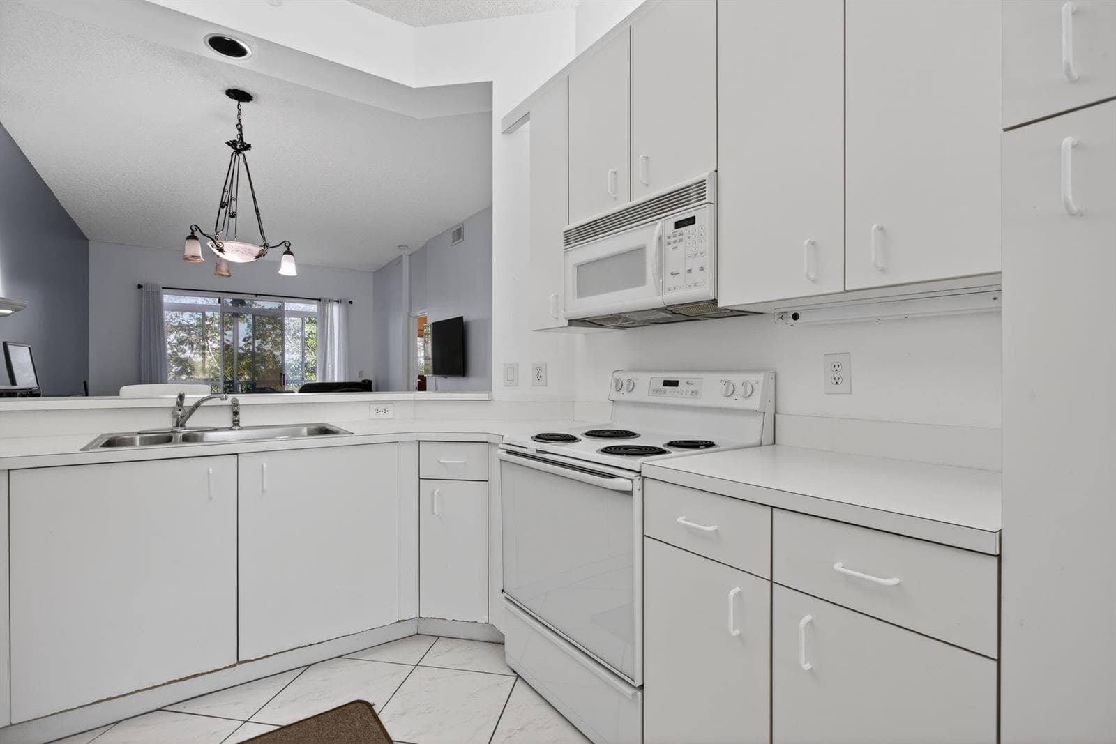 9575 Weldon Circle # Apt C413, Tamarac, FL 33321 — zdjęcie 2