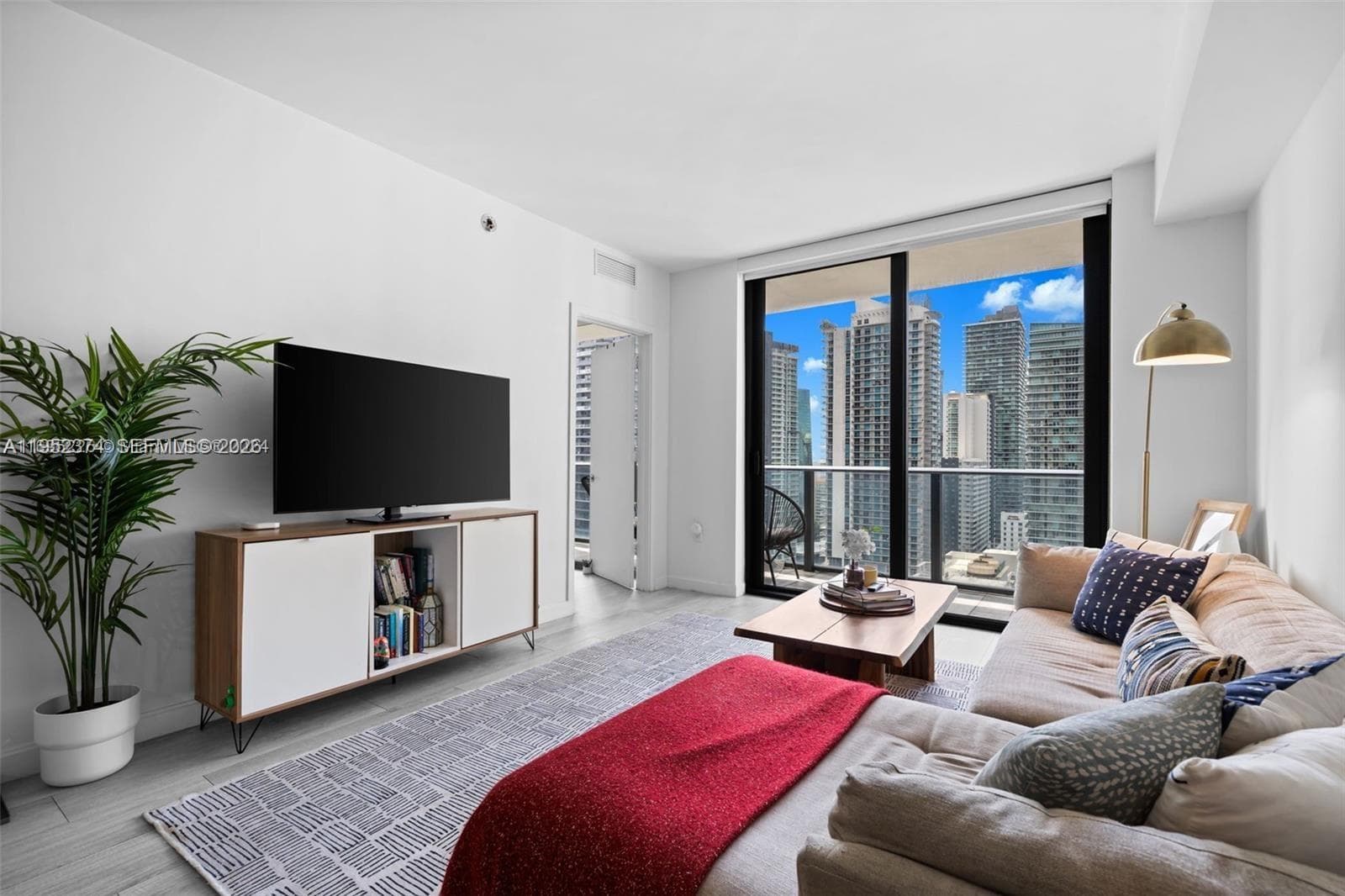 55 SW 9th St # 2305, Miami, FL 33130 — zdjęcie 2