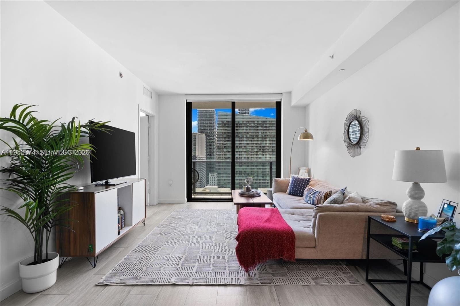 55 SW 9th St # 2305, Miami, FL 33130 — zdjęcie 3