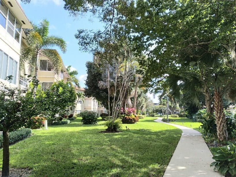 5100 NW 35th St # 101, Lauderdale Lakes, FL 33319