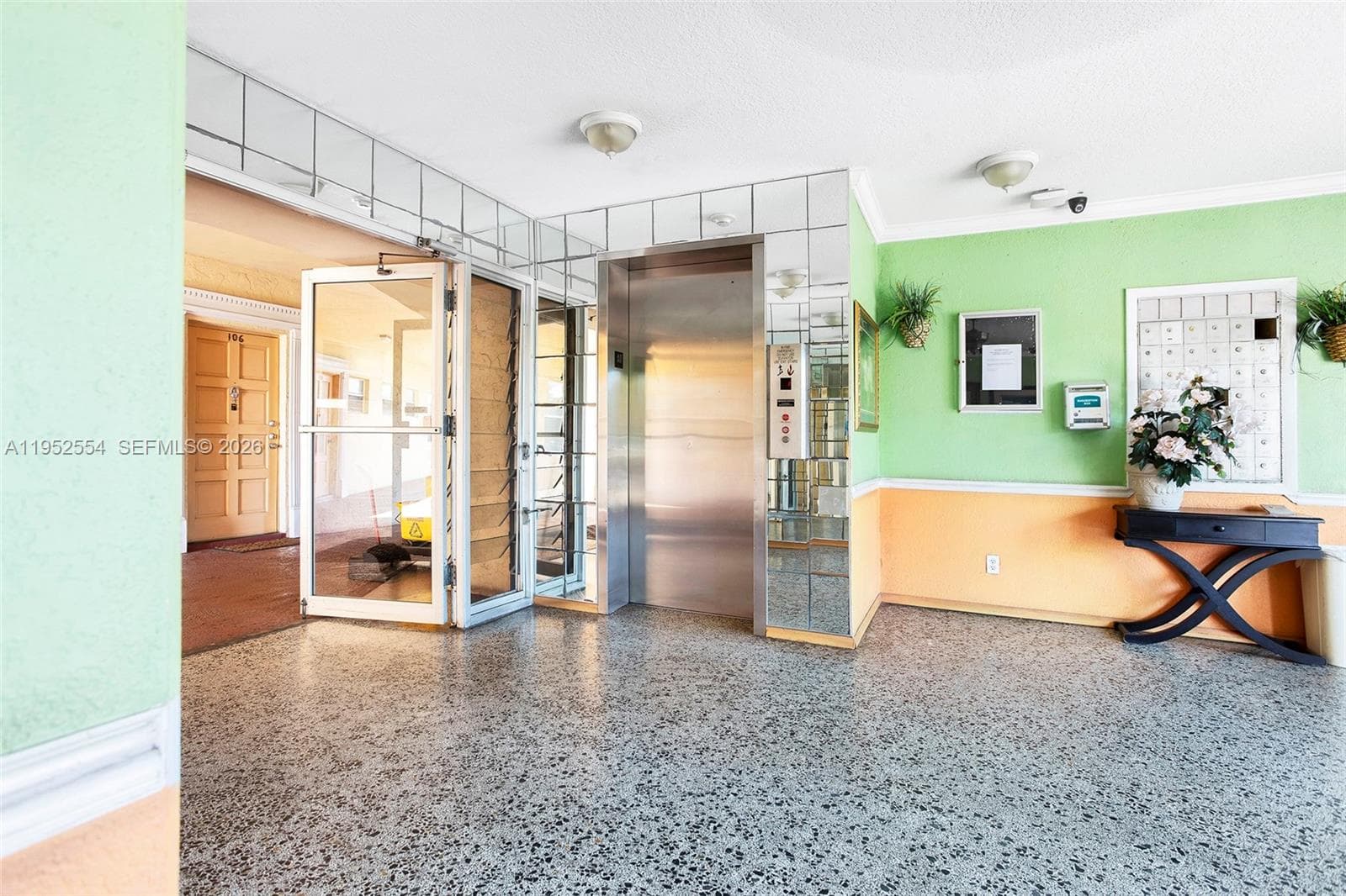 4151 NW 41st St # 301, Lauderdale Lakes, FL 33319 — zdjęcie 2