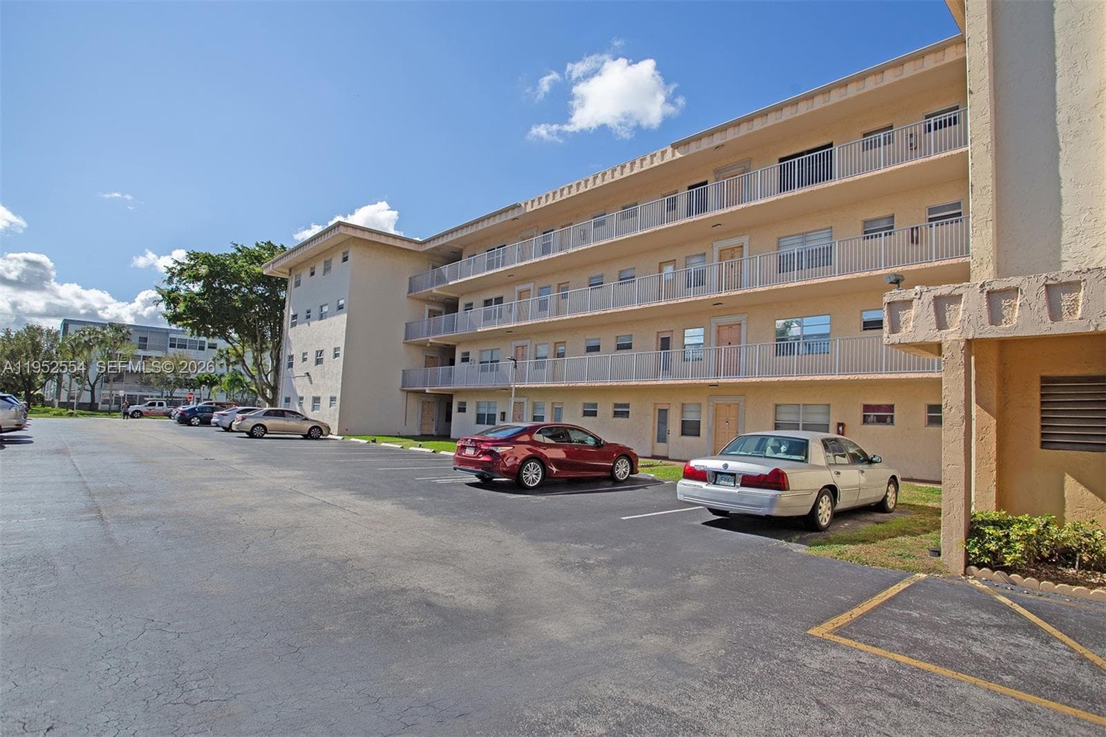 4151 NW 41st St # 301, Lauderdale Lakes, FL 33319 — zdjęcie 3
